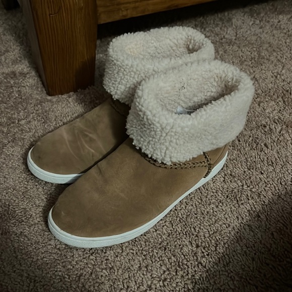 UGG MIKA SNEAKER - Picture 1 of 4